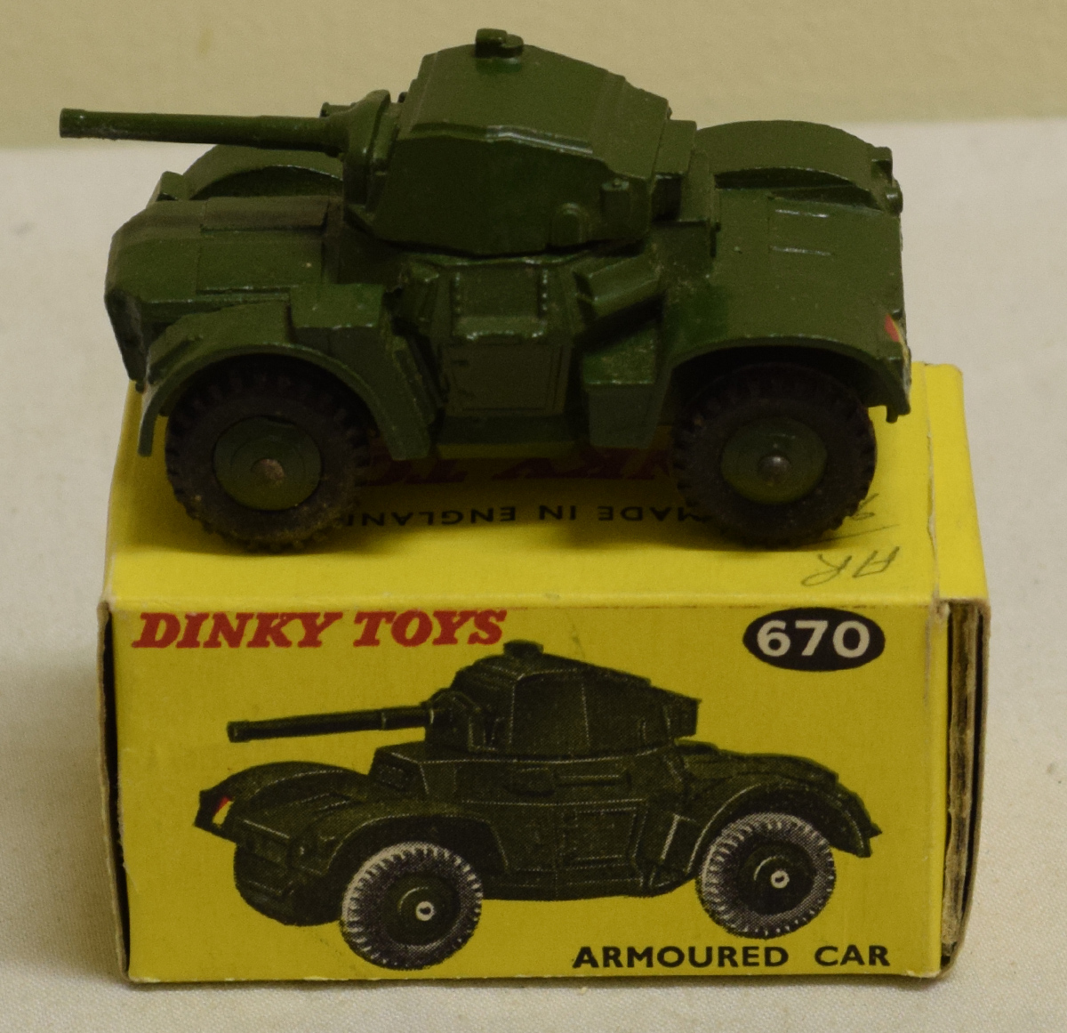 dinky toys armoured car 670