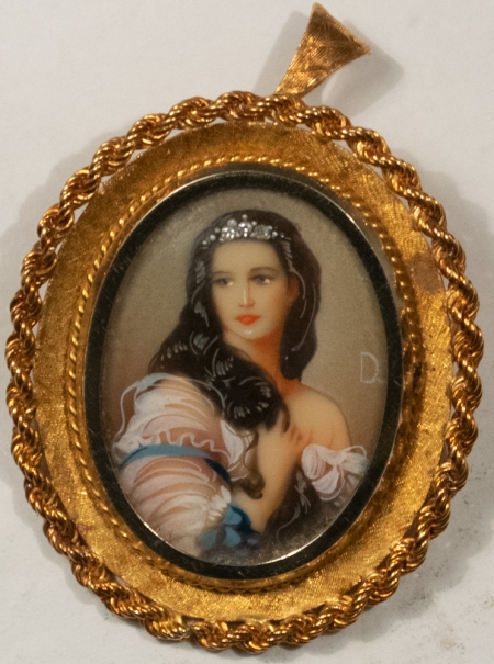 Jewelry ANTIQUE 18 KT GOLD, PAINTED PORCELIN W/ SMALL DIAMONDS VICTORIAN-STYLE BROOCH