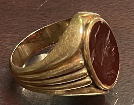 Jewelry CARNELIAN INTAGLIO IN 18 KT GOLD MAN’S RING, 15.3 GRAMS; INTAGLIO IS EXCELLENT!