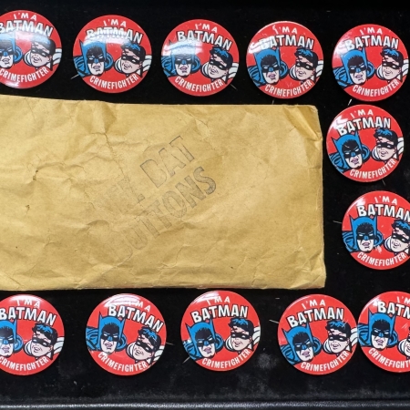 Miscellaneous ORIGINAL 1966 PROMOTIONAL PACK OF 12-1 1/2″ BATMAN/ROBIN FULL-COLOR BUTTONS-EXC!